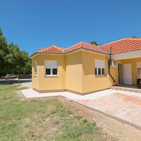 Holiday home House Yellow Sun Benkovac